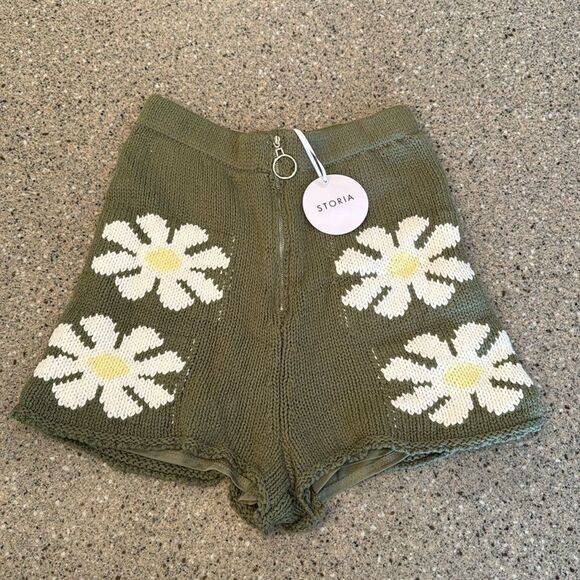 STORIA Daisy High RIse Sweater Shorts *NEW* - Picture 4 of 14